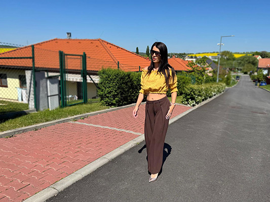 s-cim-nosit siroké kalhoty